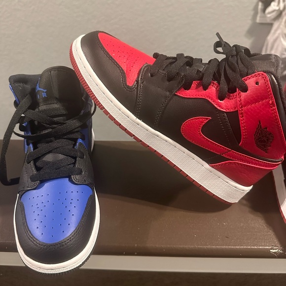 Red Retro Mid Jordans
5.0 - Picture 3 of 4